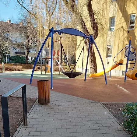 Pitypang アパート エゲル